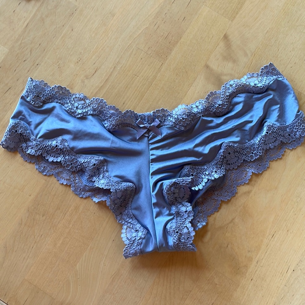 Victoria’s Secret Open Lattice Back Cheeky Panty Sz S